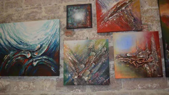 Atık malzemelerle yapılan eserler öğrencilere burs olacak