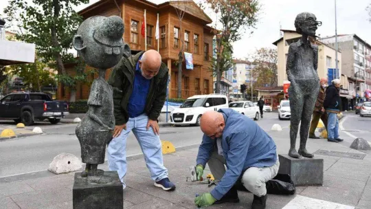 Avanak Avni evine döndü