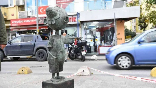 Avanak Avni evine döndü