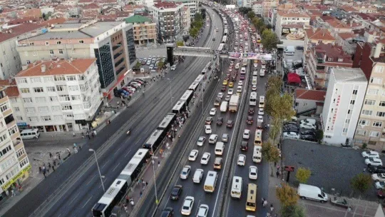 Avcılar'da metrobüsler kafa kafaya çarpıştı: 42 yaralı