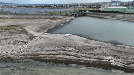 Büyükçekmece Gölü'nden çarpıcı görüntüler