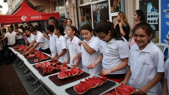 Silivri'de karpuz ve domatesler yarıştı