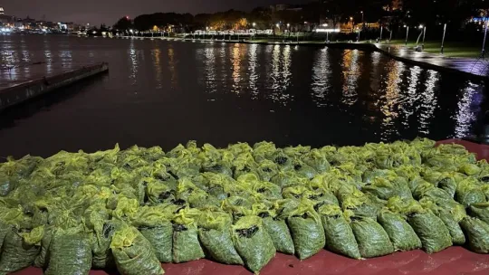 İstanbul'da 4 ton kaçak midye ele geçirildi