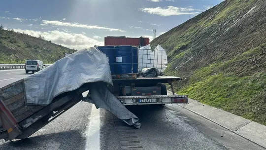 Kuzey Marmara Otoyolu'nda kaza sonrası kimyasal madde paniği