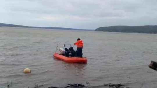 Çatalca'da alabora olan teknede suya düşen 1 kişi için arama çalışmaları sürüyor