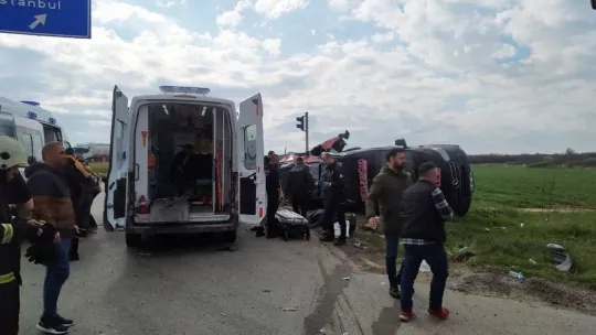 Tekirdağ'da tır, yolcu minibüsüne çarptı: 5 ölü, 10 yaralı