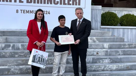 İstanbul Valisi Gül, LGS Türkiye birincilerini ağırladı