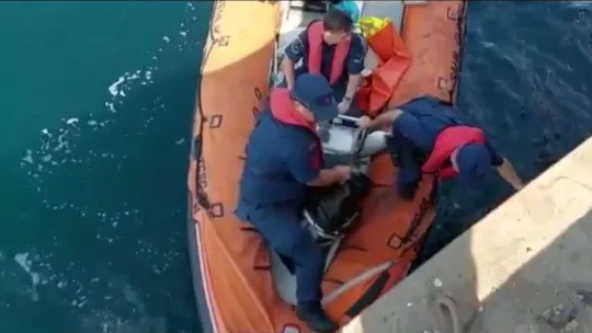 Tekirdağ'da yük gemisinin altına saklanmış 242 kg kokain yakalandı