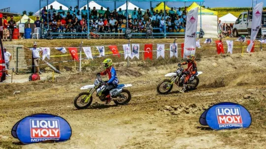 108 motosikletçi Türkiye Şampiyonası'nda heyecan yaşattı
