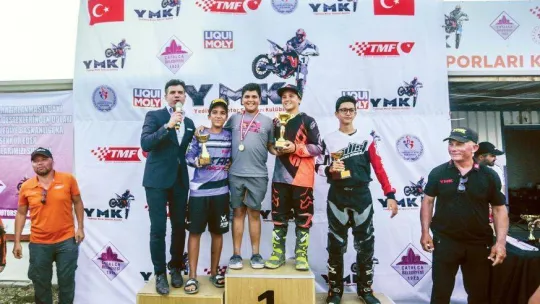 108 motosikletçi Türkiye Şampiyonası'nda heyecan yaşattı
