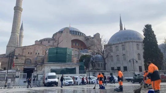 Ayasofya Cami Ramazan ayı öncesi gül suyu ile yıkandı