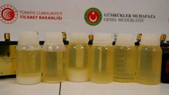 İstanbul Havalimanı'nda uyuşturucu operasyonu: Parfüm şişesinden kokain çıktı