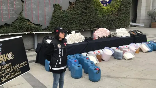 İstanbul'da uyuşturucu tacirlerine darbe üstüne darbe: 1 ton 200 kilo uyuşturucu ele geçirildi