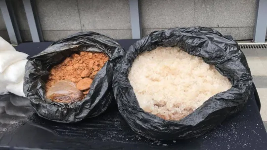 İstanbul'da uyuşturucu tacirlerine darbe üstüne darbe: 1 ton 200 kilo uyuşturucu ele geçirildi