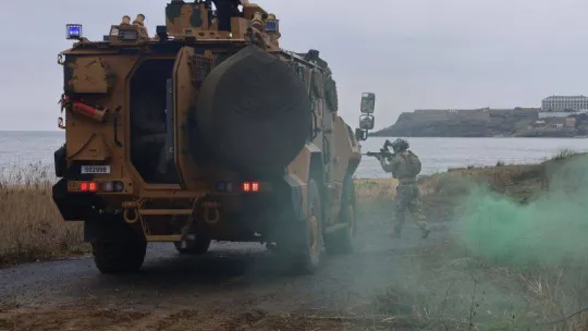 SAS Komandolarının nefes kesen el yapımı patlayıcı eğitimi