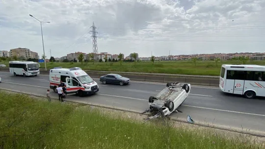 Takla atan araçtan yara almadan çıkan sürücü: 'Emniyet kemeri takmanın önemini görmüş olduk'