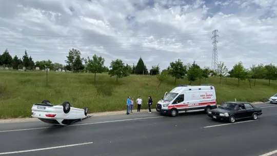 Takla atan araçtan yara almadan çıkan sürücü: 'Emniyet kemeri takmanın önemini görmüş olduk'