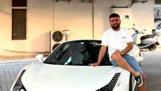 Ünlü modifiyeci Ünal Turan, Ferrari ile kaza yaptı: 14 milyon liralık araç pert oldu