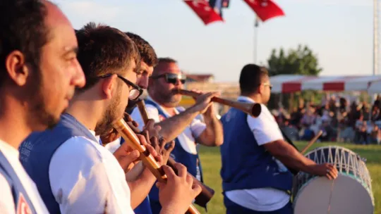 Kavasoğlu ve Şamdancıbaşı İbrahim Yağlı Güreşleri Başpehlivanı Mustafa Batu oldu