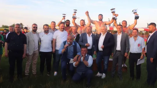 Kavasoğlu ve Şamdancıbaşı İbrahim Yağlı Güreşleri Başpehlivanı Mustafa Batu oldu