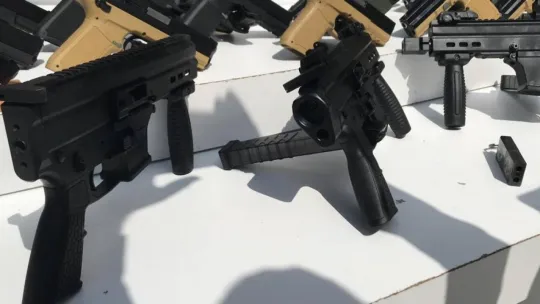 Çetelere silah satan şebeke çökertildi: 12 gözaltı