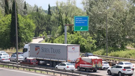 Otoyol Sakarya geçişinde trafik durma noktasına geldi