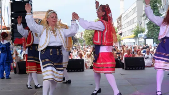 Balkan Folklor Festivali renkli görüntülere sahne oldu