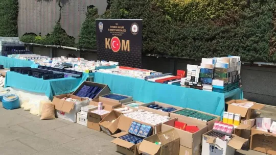 İstanbul'da ele geçirilen sahte ilaçların sergisi yapıldı