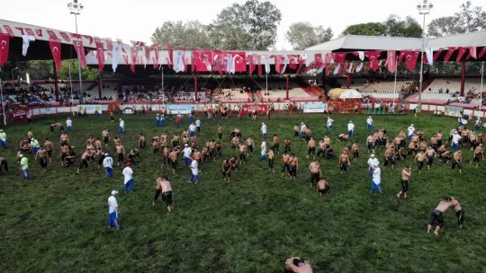 Başpehlivan Mustafa Taş altın kemere veda etti