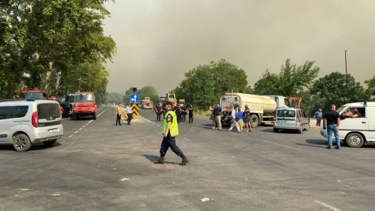 Çanakkale'de orman yangını nedeniyle 6 köy boşaltılıyor