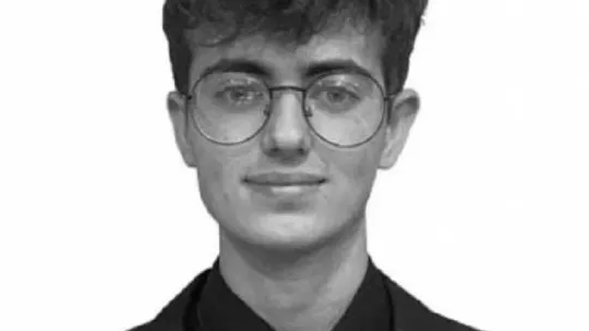 Denizde boğulma tehlikesi geçiren öğrenci yaşam mücadelesini kaybetti