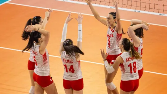 17 Yaş Altı Voleybol Kız Milli Takımı, yarı finalde