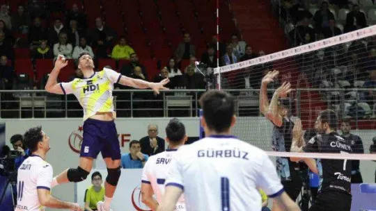 AXA Sigorta Efeler Ligi: Fenerbahçe HDI Sigorta: 3 - Türşad : 0