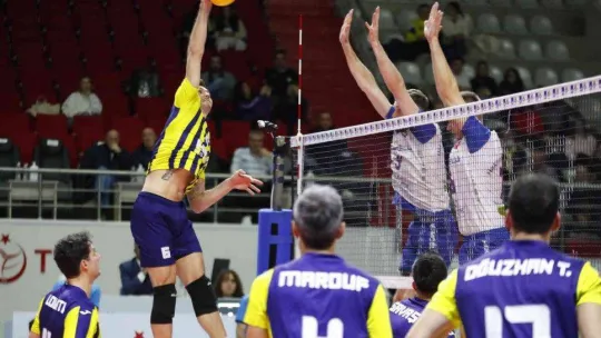 AXA Sigorta Kupa Voley: Fenerbahçe HDI Sigorta: 3 - Hekimoğlu: 1