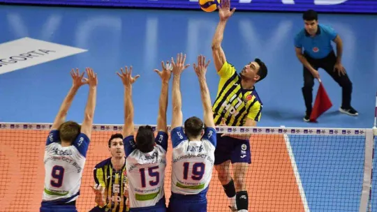 AXA Sigorta Kupa Voley: Fenerbahçe HDI Sigorta: 3 - Hekimoğlu: 1