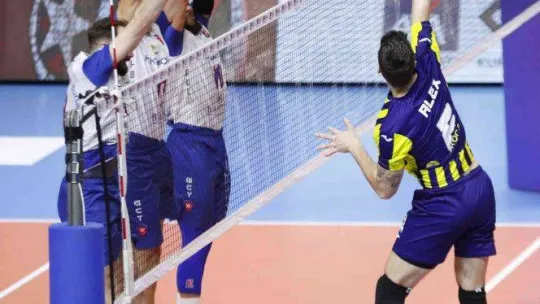 AXA Sigorta Kupa Voley: Fenerbahçe HDI Sigorta: 3 - Hekimoğlu: 1