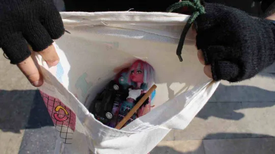 Aydınlı minikler oyuncaklarıyla moral oldu, notlarıyla da duygulandırdı