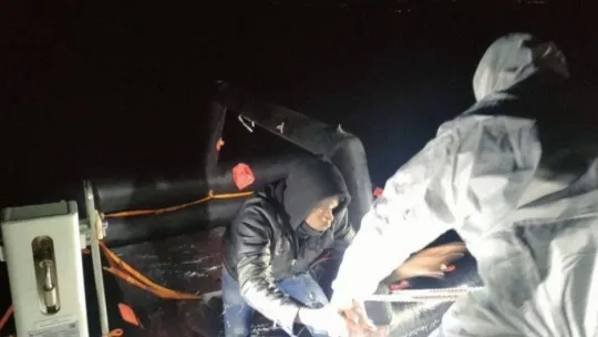 Ayvacık açıklarında 66 kaçak göçmen Sahil Güvenlik ekiplerince kurtarıldı