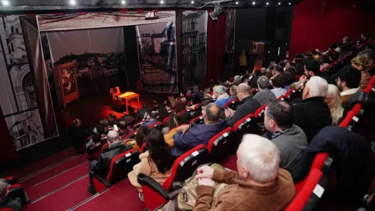 Ayvalık Belediye Tiyatrosu'ndan, Mübadelenin 100. Yılına özel oyun 'Seni Alırsa Fırtına'