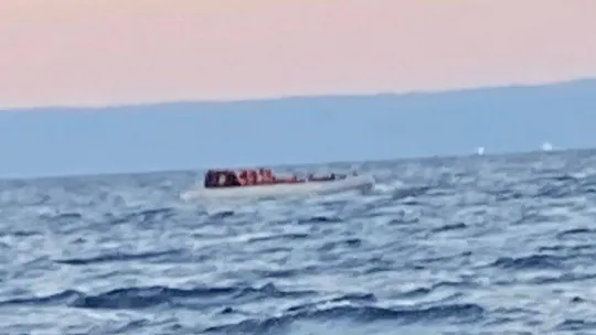 Ayvalık'ta 41 kaçak göçmen yakalandı