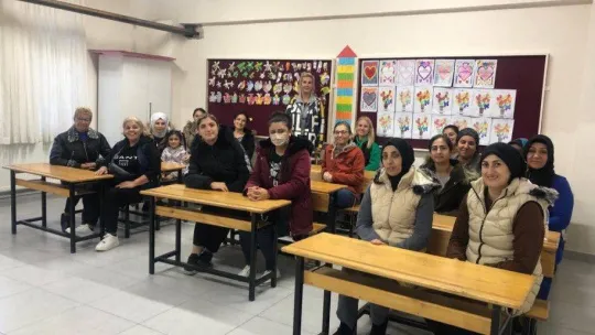 Ayvalık'ta Aile Okulu Eğitimleri tüm hızıyla sürüyor