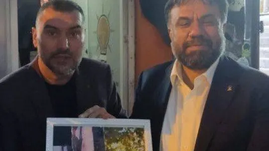 Ayvalık'ta AK Parti İl Başkanı Başaran'a anlamlı jest