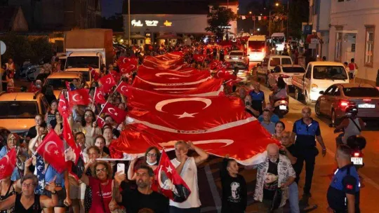 Ayvalık'ta Cumhuriyet'in 99. yılına özel görkemli kutlama