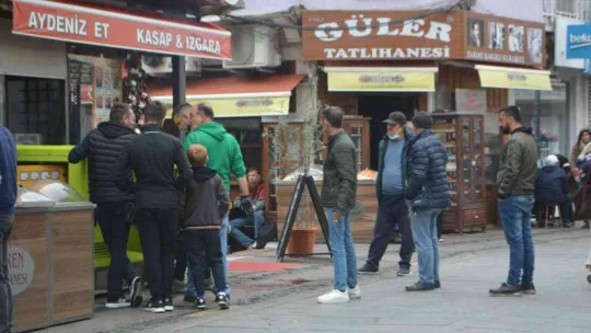 Ayvalık'ta elektrik için esnaf dayanışması