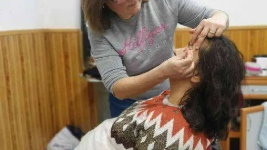 Ayvalık'ta engellilere saç bakımı