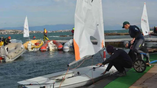 Ayvalık'ta Yelken Ligi ILCA ilk etap yarışları başladı