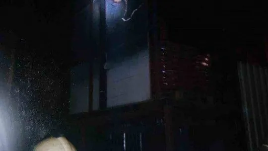 Ayvalık'ta zirai aletler deposundaki yangın korkuttu