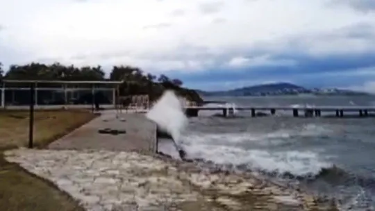 Ayvalık ve Kuzey Ege'de fırtına etkili oluyor