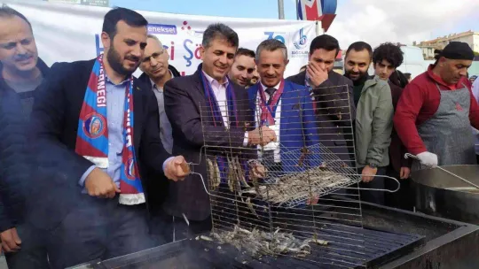 Bağcılar Belediyesi tarafından 5 ton hamsi dağıtıldı