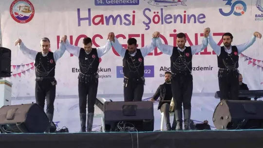 Bağcılar Belediyesi tarafından 5 ton hamsi dağıtıldı